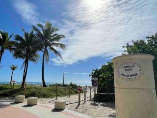 Beachfront Apartment in Carlyle Hotel on Ocean Drive - 1