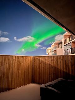 Premium Njarðvik Retreat with Outdoor Jacuzzi - 8