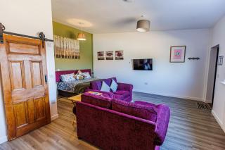 Modern Barn Conversion - 4