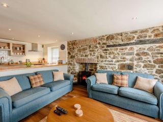 3 Bed in Tenby oc-fb095 - 3