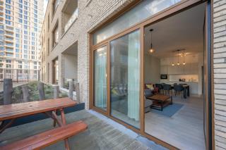 Modern Apartment with Spacious Terrace - 4