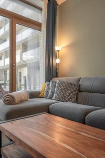 Modern Apartment with Spacious Terrace - 3