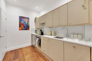 Loft Aartment Short Term Rental & Flexible Renting Hackney With Free WiFi & Balcony - London - 9