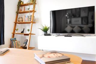 Lovely 3 Bedroom House Short Term Rental & Flexible Renting Limehouse with private parking and garden! - 5
