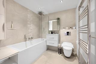 Lovely 3 Bedroom House Short Term Rental & Flexible Renting Limehouse with private parking and garden! - 6