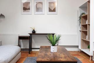 Cozy Private 1-Bedroom Apartment Short Term Rental & Flexible Renting Hoxton With Free Wifi - 4