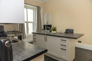 Bay Apartment 2 - 8