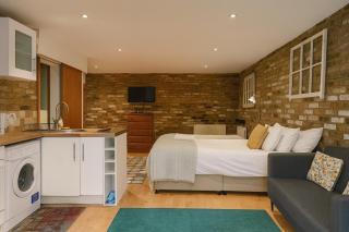 Stylish Studio Flat in Fullwoods Mews, London - 7
