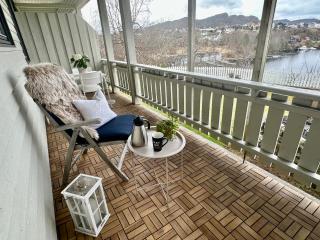 Apartment with stunning fjord view near Ålesund - 8