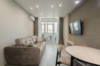 11-92 Manhattan, Beresteiskyi 11, Kyiv, Politekh metro nearby, panoramic city view, 15 kW backup power, Petrovdom Apartment - 9