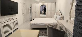 Luxury Apartment at Unique opposite Palas with Parking - 3