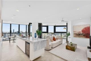 3 Bedroom Luxury Apartment in the Sky - 0