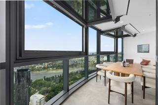 3 Bedroom Luxury Apartment in the Sky - 7