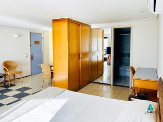 Iate Plaza by Holiday Stays - 2