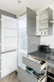 St Luke's Retreat By Prime Stays - Top Floor Private Parking - 3