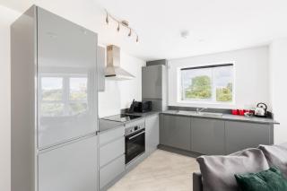 St Luke's Retreat By Prime Stays - Top Floor Private Parking - 9