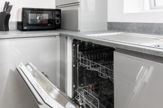 St Luke's Retreat By Prime Stays - Top Floor Private Parking - 6