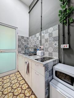 Bright Gzira Studio with Balcony & AC and Fast Wifi - 3