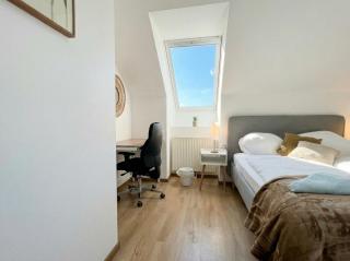 Modern Private Rooms with Balcony near Belvedere Palace - 1