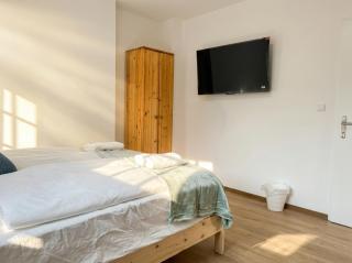 Modern Private Rooms with Balcony near Belvedere Palace - 5