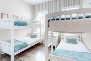 W440 - Classy Condo With Private Balcony at Reunion - 7