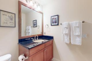 W440 - Classy Condo With Private Balcony at Reunion - 1