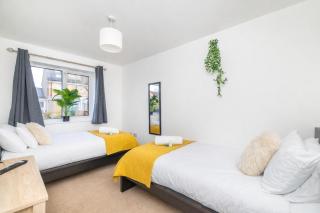 Boundary by Alt-Stay Contractor Accommodation - 5 Bed Detached Contractor Home With Parking, Wi-Fi & Full Kitchen - Ideal For Long stays - Wakefield - 1