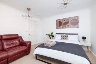 Boundary by Alt-Stay Contractor Accommodation - 5 Bed Detached Contractor Home With Parking, Wi-Fi & Full Kitchen - Ideal For Long stays - 8
