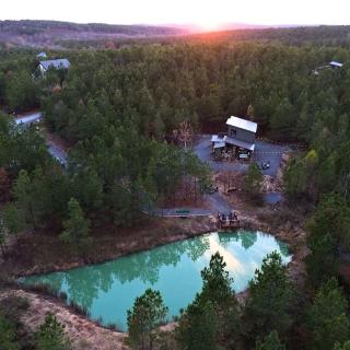Electrifying Family Cabin with Mini Golf, Arcades & EV Charger Near Beavers Bend State Park | Broken Bow, Oklahoma - 7