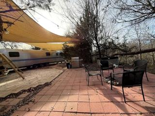 Scenic Airstream with Hot Tub and Firepit, Perfect for a Romantic Glamping Getaway for Couples - 1