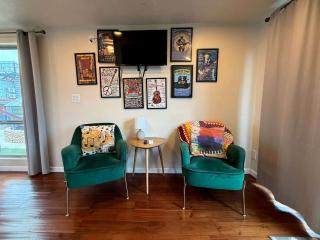 Cozy accessibility aid-Friendly Tiny House with Patio near Medicine Creek in Medicine Park, Oklahoma - 7