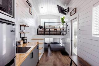 Chill Out in Style: Tiny Home Paradise with Hot Tub in Apple Valley - 1
