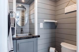Apple Valley Oasis: Fully Equipped Modern Tiny House Escape - 0