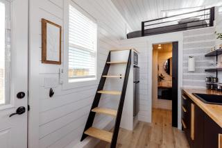 Zion's Gateway: Fully Equipped Tiny Home for Your Utah Exploration! - 9