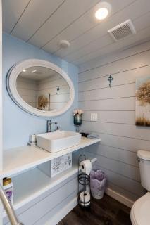 Escape to Red Mountain Bliss: Brand New Home in Apple Valley, Utah - 4