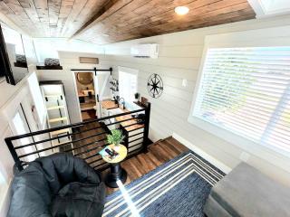 Gateway to Adventure: Tiny Home Getaway Near Zion National Park in Apple Valley - 7