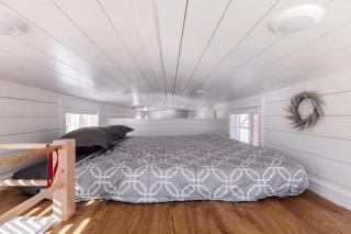 Vistas of Zion: Tiny Home Sanctuary with Unforgettable Views in Apple Valley - 9