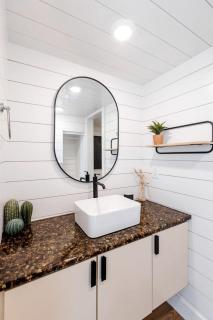Vistas of Zion: Tiny Home Sanctuary with Unforgettable Views in Apple Valley - 1