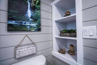 Apple Valley Oasis: Discover Delight in Our Convenient Tiny Home - 2