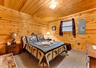 Charming Cabin Getaway with Loft Hangout & Outdoor Oasis in Cabins, West Virginia - 9