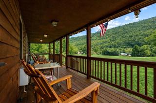 Charming Cabin Getaway with Loft Hangout & Outdoor Oasis in Cabins, West Virginia - 3