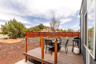 Secluded Bliss: Contemporary Tiny House with Deck in Apple Valley - 3