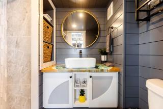 Secluded Bliss: Contemporary Tiny House with Deck in Apple Valley - 1