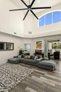 Modern Spacious Getaway: Heated Pool, Movie Room, Huge Yard & Event-Friendly in New Port Richey, Florida - 1