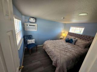 Cozy Lakefront Cabin with Private Beach Access Near Little Elm Beach, Little Elm TX - 5