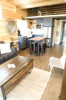 Modern Tiny House Rental for Unique Desert Getaway in Escalante, Utah - 9