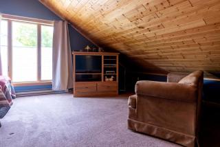 Create Lasting Memories: Lakeside Family Getaway in the Heart of Paradise, Michigan - 6