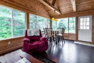 Create Lasting Memories: Lakeside Family Getaway in the Heart of Paradise, Michigan - 1
