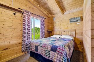 Small Group Cabin Perfect for Outdoor Activities in Mt. Carmel, Utah - 4