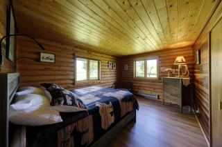 Rustic Cabin with Enormous Backyard and Marvelous Mountain Views in Buffalo, Wyoming - 3